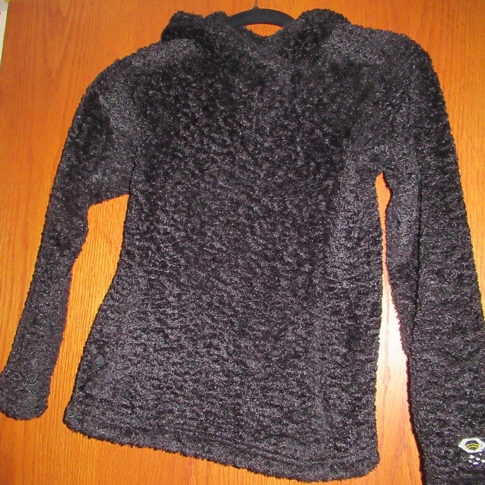 Mountain Hardware Hoodie